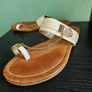 GBG (G by Guess) White Sandal w/ Gold Tone Chain Women's Size 7M